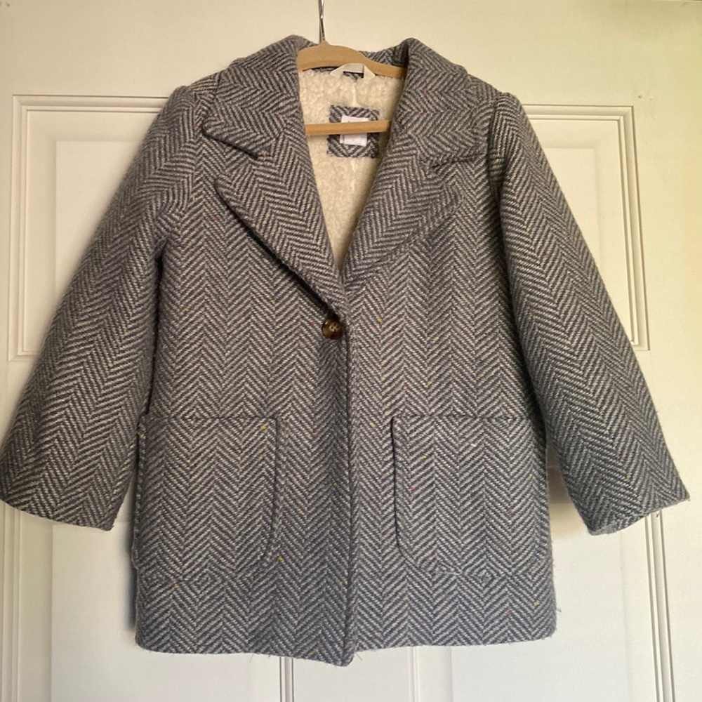 Super cute Gap coat worn only like 4 times. Perfect for Fall weather.